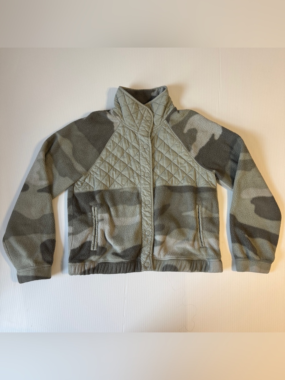 Abercrombie & Fitch Sherpa Fleece Camo Quilted Snap Jacket Coat Small Green